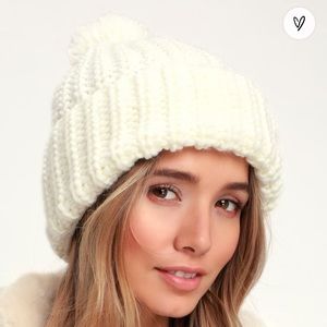 Lulu Pom Pom beanie